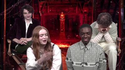 2022-05-27_-_MTV_News_-_Stranger_Things_Cast_on_Their_Favorite_S4_BTS_Moments_mp43647.jpg