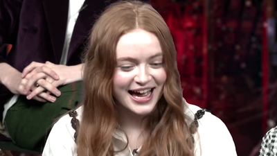 2022-05-27_-_MTV_News_-_Stranger_Things_Cast_on_Their_Favorite_S4_BTS_Moments_mp43649.jpg