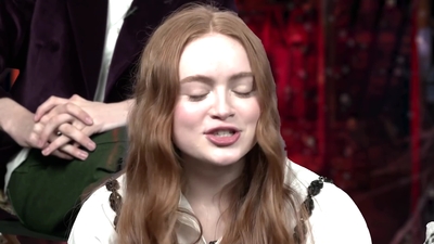2022-05-27_-_MTV_News_-_Stranger_Things_Cast_on_Their_Favorite_S4_BTS_Moments_mp43650.jpg