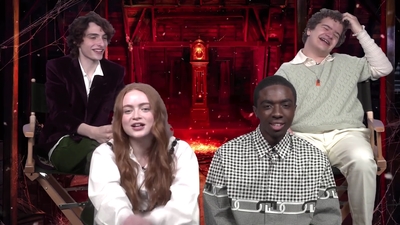 2022-05-27_-_MTV_News_-_Stranger_Things_Cast_on_Their_Favorite_S4_BTS_Moments_mp43667.jpg