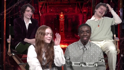 2022-05-27_-_MTV_News_-_Stranger_Things_Cast_on_Their_Favorite_S4_BTS_Moments_mp43668.jpg