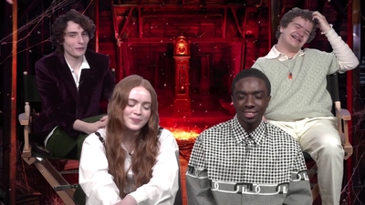 2022-05-27_-_MTV_News_-_Stranger_Things_Cast_on_Their_Favorite_S4_BTS_Moments_mp43669.jpg