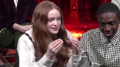 2022-05-27_-_MTV_News_-_Stranger_Things_Cast_on_Their_Favorite_S4_BTS_Moments_mp43674.jpg