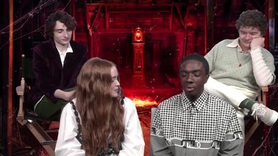 2022-05-27_-_MTV_News_-_Stranger_Things_Cast_on_Their_Favorite_S4_BTS_Moments_mp43679.jpg