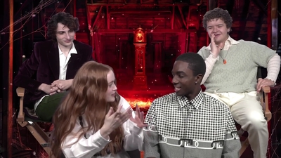 2022-05-27_-_MTV_News_-_Stranger_Things_Cast_on_Their_Favorite_S4_BTS_Moments_mp43692.jpg