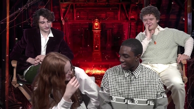 2022-05-27_-_MTV_News_-_Stranger_Things_Cast_on_Their_Favorite_S4_BTS_Moments_mp43694.jpg