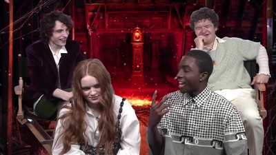 2022-05-27_-_MTV_News_-_Stranger_Things_Cast_on_Their_Favorite_S4_BTS_Moments_mp43713.jpg