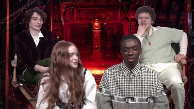 2022-05-27_-_MTV_News_-_Stranger_Things_Cast_on_Their_Favorite_S4_BTS_Moments_mp43718.jpg