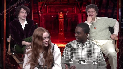2022-05-27_-_MTV_News_-_Stranger_Things_Cast_on_Their_Favorite_S4_BTS_Moments_mp43719.jpg