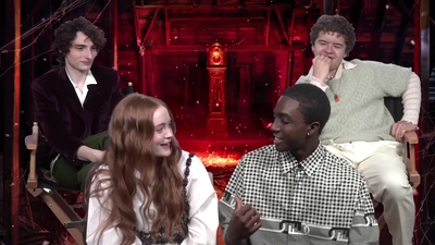 2022-05-27_-_MTV_News_-_Stranger_Things_Cast_on_Their_Favorite_S4_BTS_Moments_mp43723.jpg