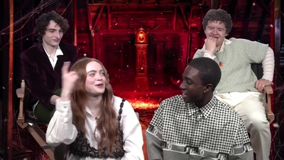 2022-05-27_-_MTV_News_-_Stranger_Things_Cast_on_Their_Favorite_S4_BTS_Moments_mp43724.jpg