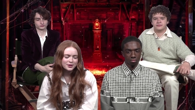 2022-05-27_-_MTV_News_-_Stranger_Things_Cast_on_Their_Favorite_S4_BTS_Moments_mp43771.jpg