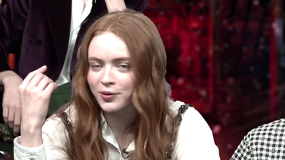 2022-05-27_-_MTV_News_-_Stranger_Things_Cast_on_Their_Favorite_S4_BTS_Moments_mp43783.jpg