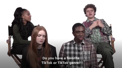2022-05-27_-_POPSUGAR_-_Stranger_Things_Cast_Cant_Stop_Making_Each_Other_Laugh_mp43978.jpg