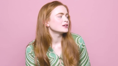2022-05-28_-_GLAMOUR_Germany_-_Sadie_Sink_Shares_Her_Life_Advice_mp46173.jpg
