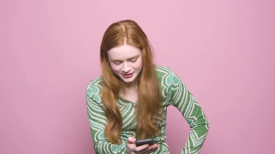 2022-05-28_-_GLAMOUR_Germany_-_Sadie_Sink_Shares_Her_Life_Advice_mp46209.jpg