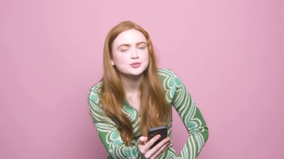 2022-05-28_-_GLAMOUR_Germany_-_Sadie_Sink_Shares_Her_Life_Advice_mp46237.jpg