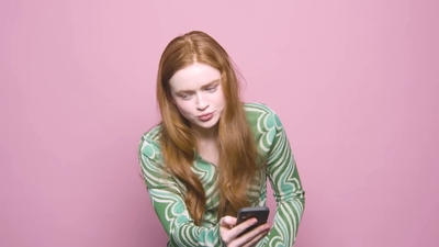 2022-05-28_-_GLAMOUR_Germany_-_Sadie_Sink_Shares_Her_Life_Advice_mp46243.jpg