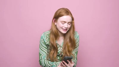 2022-05-28_-_GLAMOUR_Germany_-_Sadie_Sink_Shares_Her_Life_Advice_mp46332.jpg