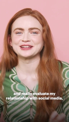 2022-06_-_Glamour_UK_BTS_video_2_mp40159.jpg
