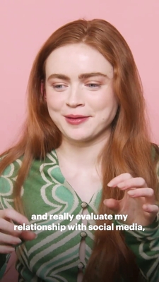 2022-06_-_Glamour_UK_BTS_video_2_mp40161.jpg