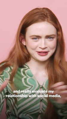 2022-06_-_Glamour_UK_BTS_video_2_mp40162.jpg