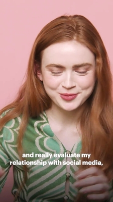 2022-06_-_Glamour_UK_BTS_video_2_mp40163.jpg