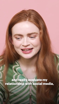 2022-06_-_Glamour_UK_BTS_video_2_mp40165.jpg