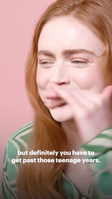 2022-06_-_Glamour_UK_BTS_video_2_mp40219.jpg
