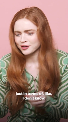 2022-06_-_Glamour_UK_BTS_video_2_mp40237.jpg