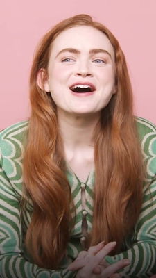 2022-06_-_Glamour_UK_BTS_video_2_mp40280.jpg
