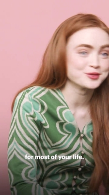 2022-06_-_Glamour_UK_BTS_video_2_mp40300.jpg