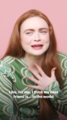 2022-06_-_Glamour_UK_BTS_video_2_mp40301.jpg