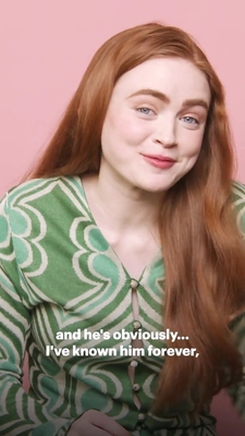 2022-06_-_Glamour_UK_BTS_video_2_mp40313.jpg