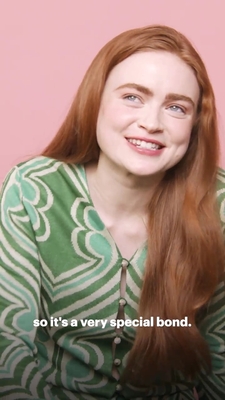 2022-06_-_Glamour_UK_BTS_video_2_mp40314.jpg