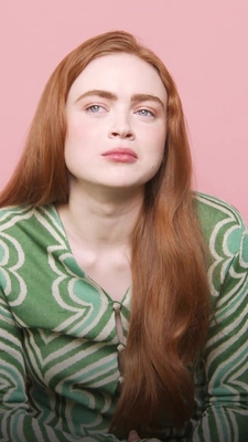 2022-06_-_Glamour_UK_BTS_video_2_mp40394.jpg
