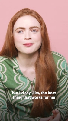 2022-06_-_Glamour_UK_BTS_video_2_mp40396.jpg