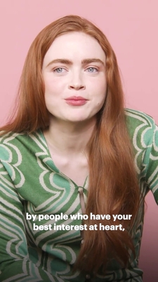 2022-06_-_Glamour_UK_BTS_video_2_mp40412.jpg