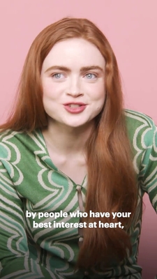 2022-06_-_Glamour_UK_BTS_video_2_mp40413.jpg