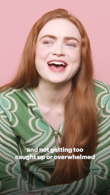 2022-06_-_Glamour_UK_BTS_video_2_mp40414.jpg