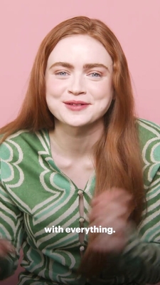 2022-06_-_Glamour_UK_BTS_video_2_mp40417.jpg