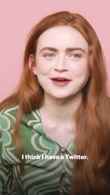 2022-06_-_Glamour_UK_BTS_video_2_mp40428.jpg