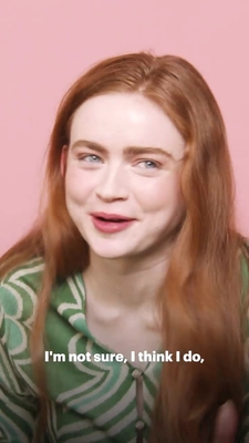 2022-06_-_Glamour_UK_BTS_video_2_mp40429.jpg