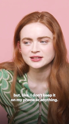 2022-06_-_Glamour_UK_BTS_video_2_mp40433.jpg