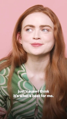 2022-06_-_Glamour_UK_BTS_video_2_mp40440.jpg