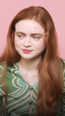 2022-06_-_Glamour_UK_BTS_video_2_mp40447.jpg