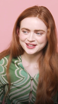 2022-06_-_Glamour_UK_BTS_video_2_mp40448.jpg