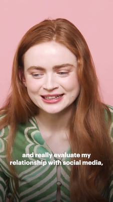 2022-06_-_Glamour_UK_BTS_video_2_mp40458.jpg
