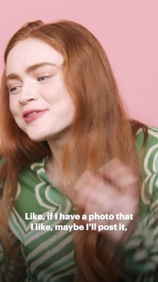 2022-06_-_Glamour_UK_BTS_video_2_mp40461.jpg