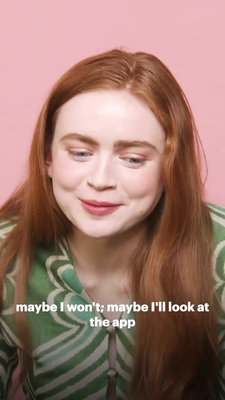 2022-06_-_Glamour_UK_BTS_video_2_mp40464.jpg